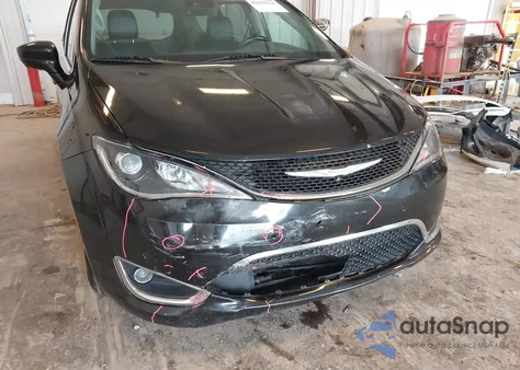 2018 Chrysler Pacifica Touring L Plus из США, поврежденный, VIN 2C4RC1EG2JR197741